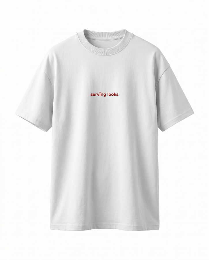  Футболка «Serving looks» молочная